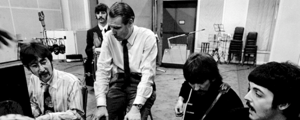 George Martin con The Beatles en Abbey Road