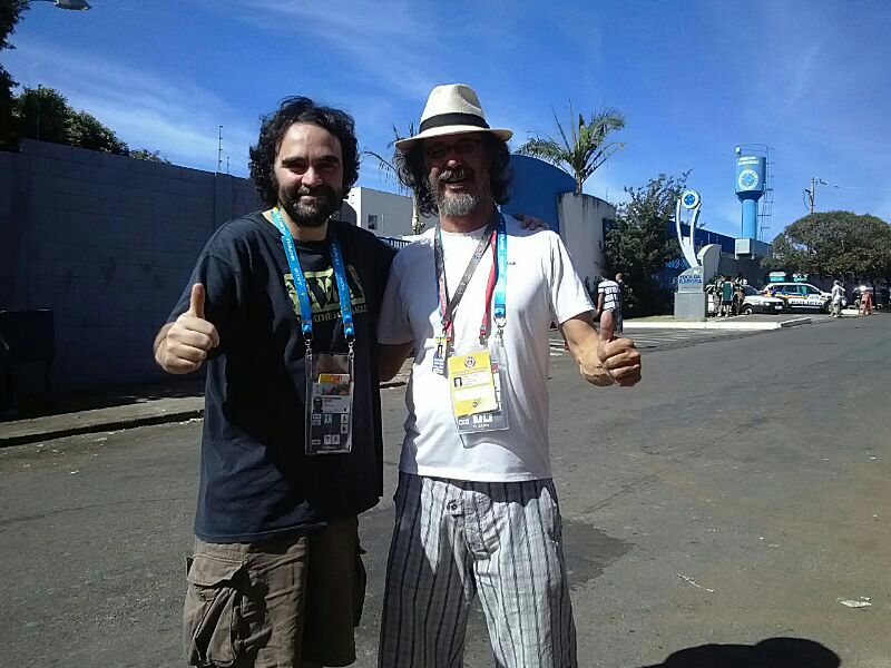 Junto al Pancho Mouat brasileño en las afueras de Toca da Raposa