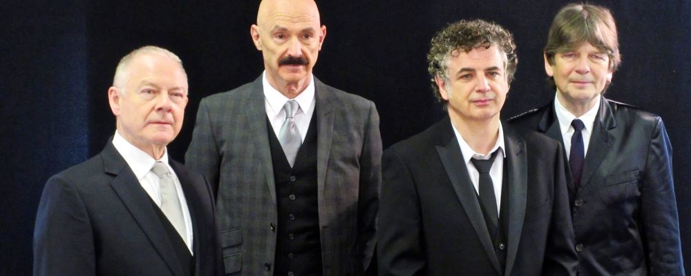 king crimson 4 trajes alta web