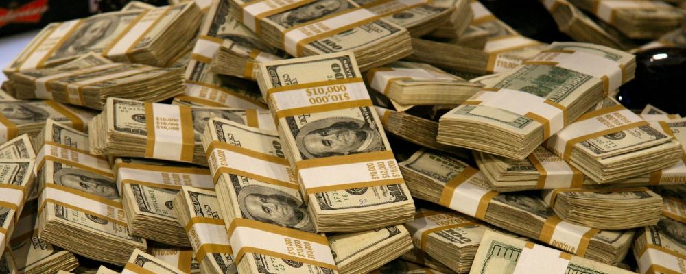 un-monton-de-dinero,-dolares web