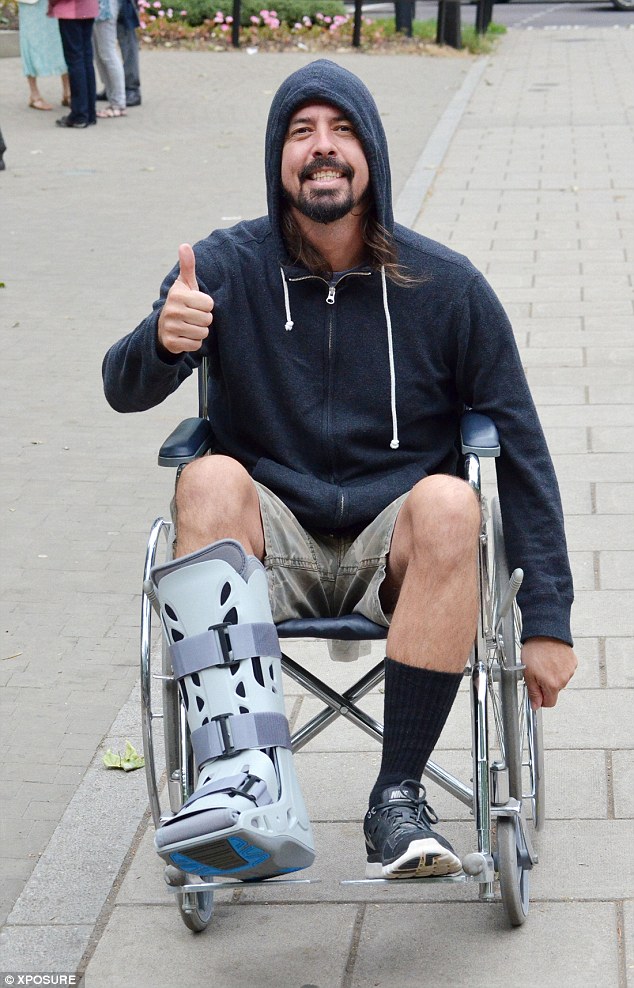dave grohl 2015 silla de ruedas accidente