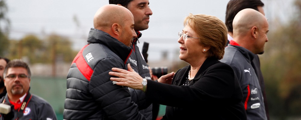 Michelle Bachelet y Jorge Sampaoli