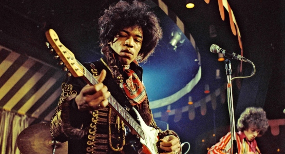 DO NOT DELETE OR PURGE FROM MERLIN courtesy Everett Collection Mandatory Credit: Photo By MARC SHARRAT / Rex Features, courtesy Everett Collection THE JIMI HENDRIX EXPERIENCE VARIOUS - 1967 PERFORMING MARQUEE CLUB, LONDON - 02 MAR 1967 16987j He is playing a The 1965 Fender Stratocaster sunburst red/yellow without a whammy - bar and no sustainable pedals. this guitar was set on fire in LONDON in a concert at Finsbury Astoria in north London on March 31st, 1967 . This photo was taken 29 days before he smashed this guitar.
