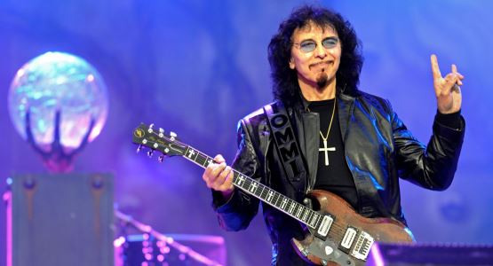 tony iommi guitarra zurdo