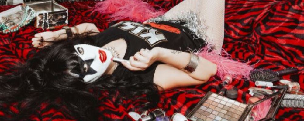 kiss and makeup disco web