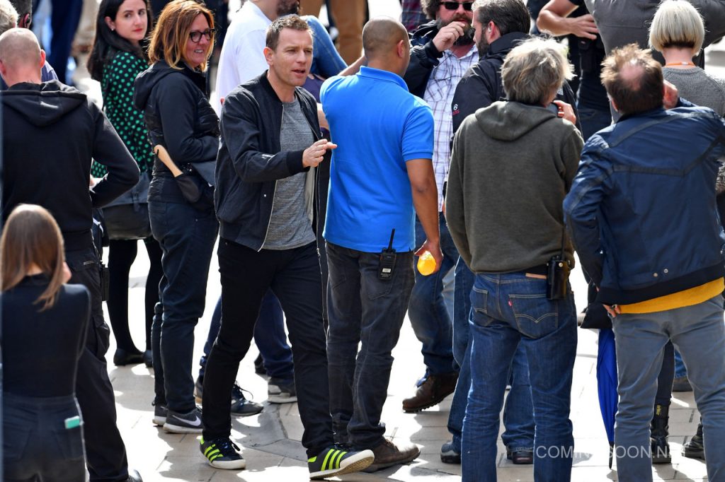 EDINBURGH, SCOTLAND - JULY 13:  Actors Ewan McGregor and director Danny Boyle work on the set of the Trainspotting film sequel on Princess Street on July 13, 2016 in Edinburgh, Scotland. The long awaited Trainspotting 2 is being filmed in Edinburgh and Glasgow, 20 years after the original was released and it will also see the cast from the first film returning including Ewan McGregor, Jonny Lee Miller and Robert Carlyle.  (Photo by Jeff J Mitchell/Getty Images)
