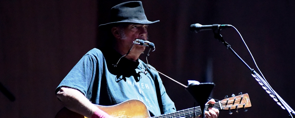 neil-young-2016-acustico-desert-trip-web