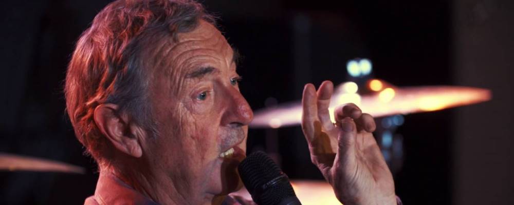 nick-mason-2016-microfono-web