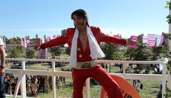 GALERÍA // Elvis, el maestro de ceremonias de la Catedral del Rock en Lollapalooza Chile 2018