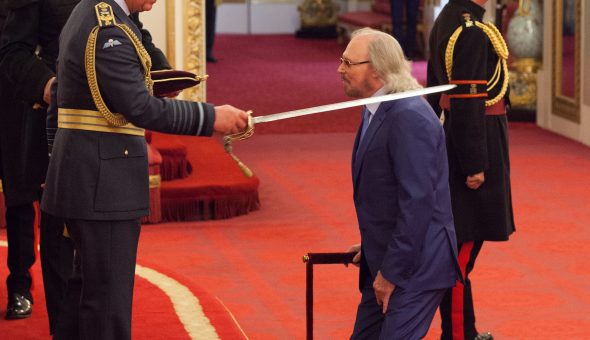 Barry Gibb, el último de los Bee Gees, fue nombrado Caballero del Imperio británico