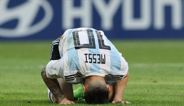 GALERÍA // Las caras de decepción de Messi con la eliminación de Argentina de Rusia 2018