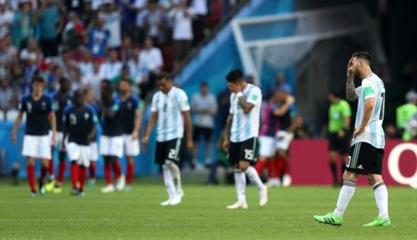 GALERÍA // Las caras de decepción de Messi con la eliminación de Argentina de Rusia 2018