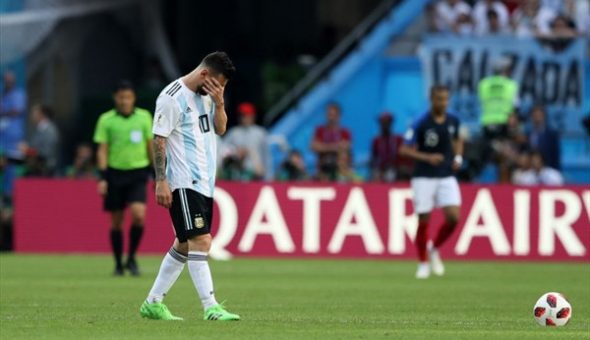 GALERÍA // Las caras de decepción de Messi con la eliminación de Argentina de Rusia 2018