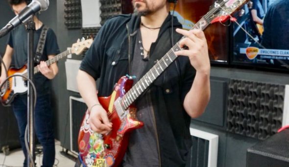 Emociones Clandestinas en Estudio Futuro de La Ley del Rock