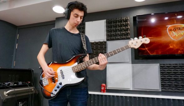 Emociones Clandestinas en Estudio Futuro de La Ley del Rock