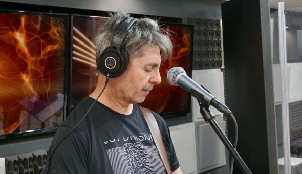 Emociones Clandestinas en Estudio Futuro de La Ley del Rock