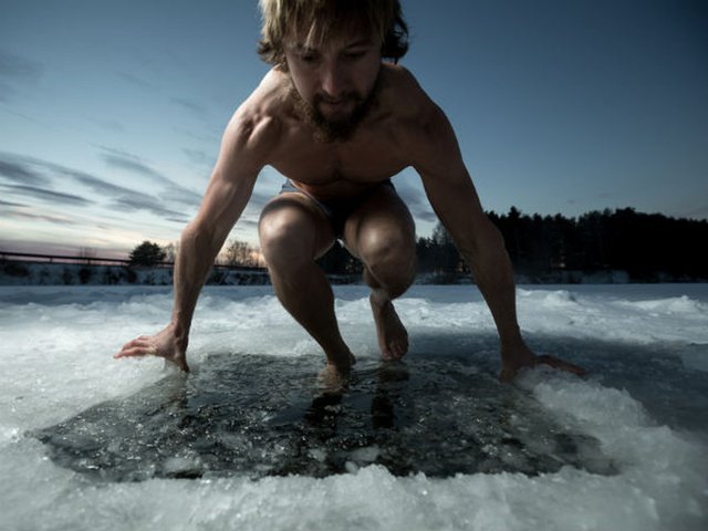 Un baño en agua fría es una de las prácticas más utilizadas para después de largas jornadas de ejercicio físico. Foto: ShutterStock