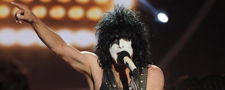 Paul Stanley voz