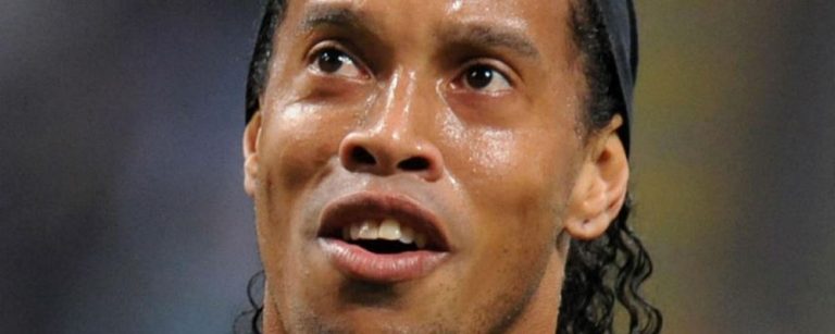 Ronaldinho pasaporte