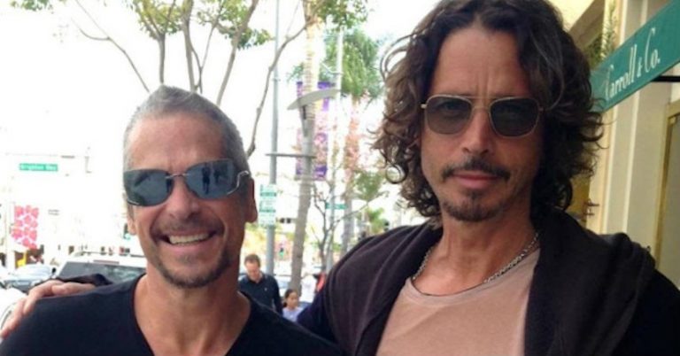 Chris Cornell hermano carta