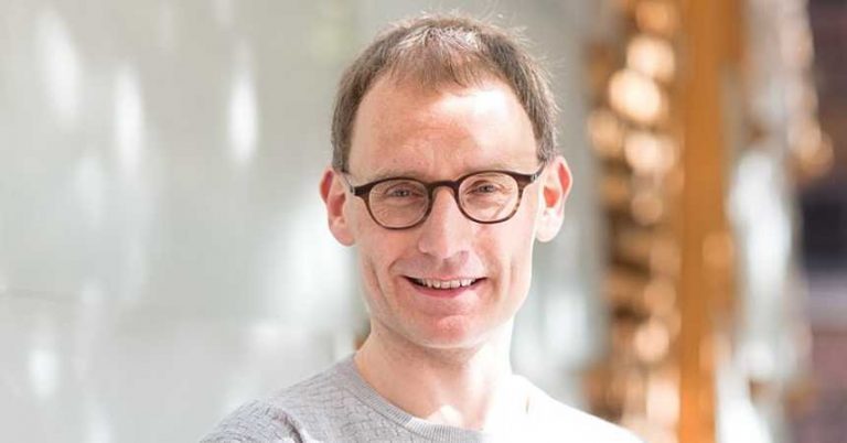 científico cuarentena amante