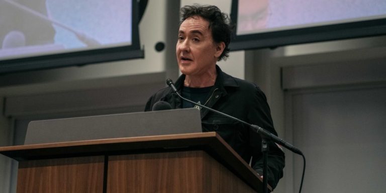 John Cusack protestas Chicago