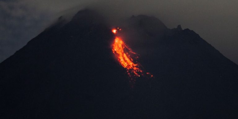 Indonesia erupcción