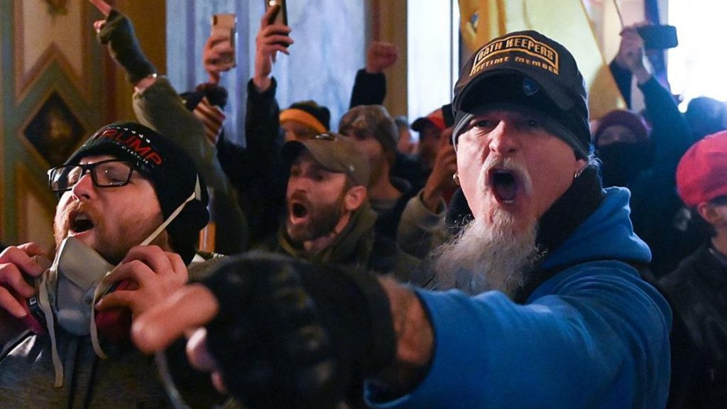 Jon Schaffer se declaró culpable de dos cargos para buscar un acuerdo