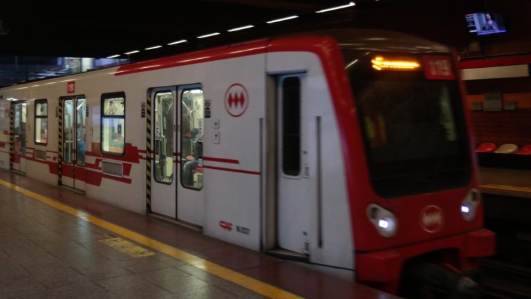 Metro Elecciones toque de queda transporte público