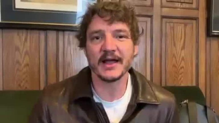 Pedro Pascal 2021 Saludo Chile Web