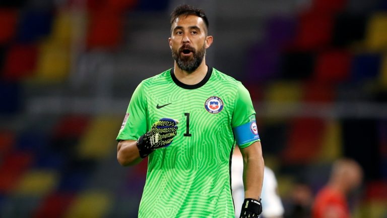 Claudio Bravo Chile Argentina 2021