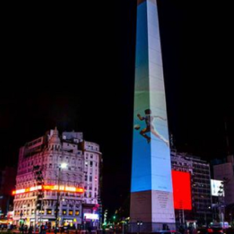 Maradona Obelisco