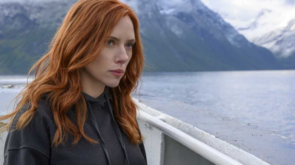 Scarlett Johansson Black Widow Demanda