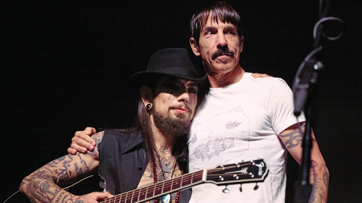 Anthony Kiedis y Dave Navarro versionaron un clásico de Lou Reed