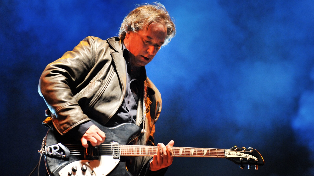 Peter Buck de R.E.M. 5 grandes riffs de guitarra — Futuro Chile