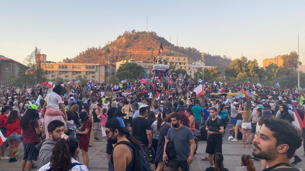 Plaza Italia Boric Celebracion