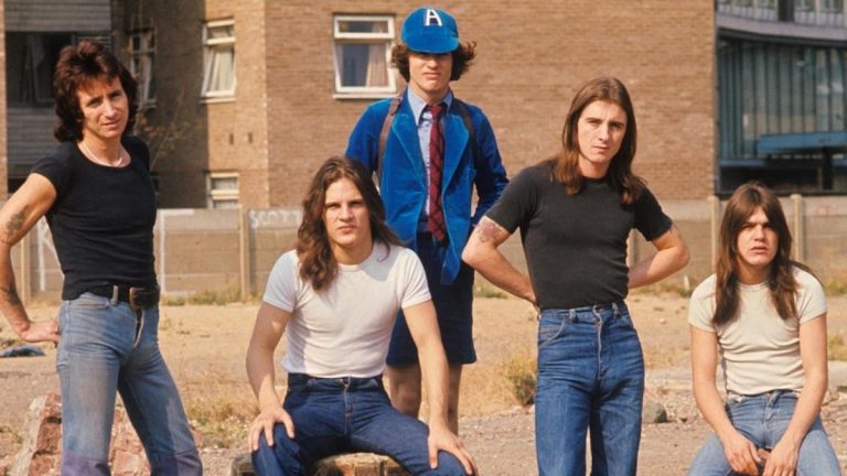AC/DC 1975 Australia Web