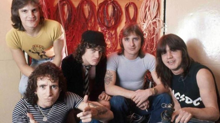 AC/DC 1977 Promo Web