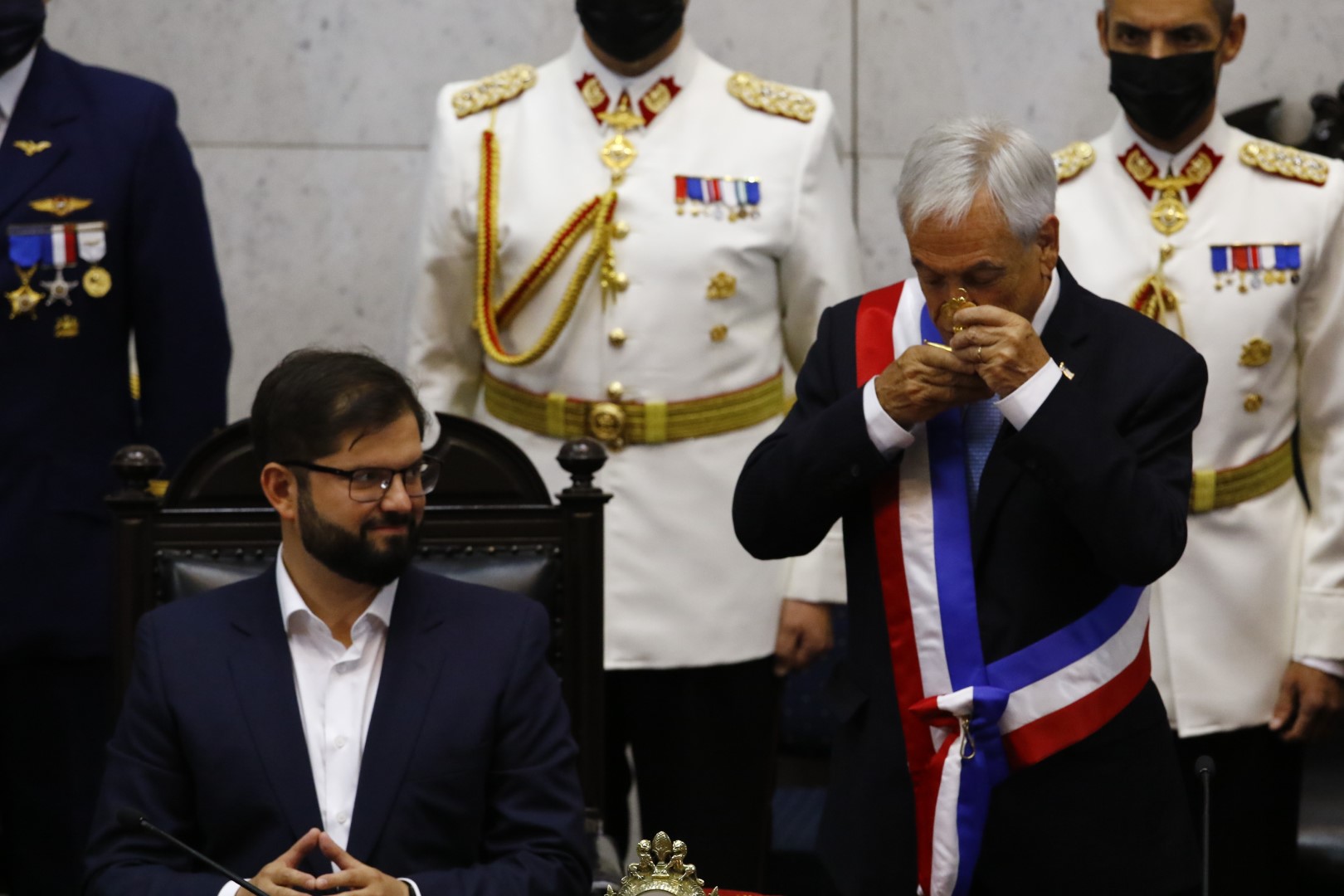 Boric Piñera Piocha Viral (Grande)