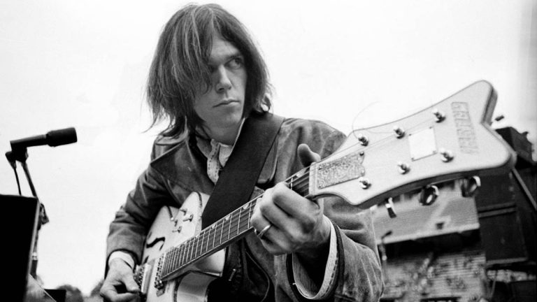 Neil Young 1969 Bn Getty Web