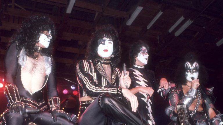 KISS Portada