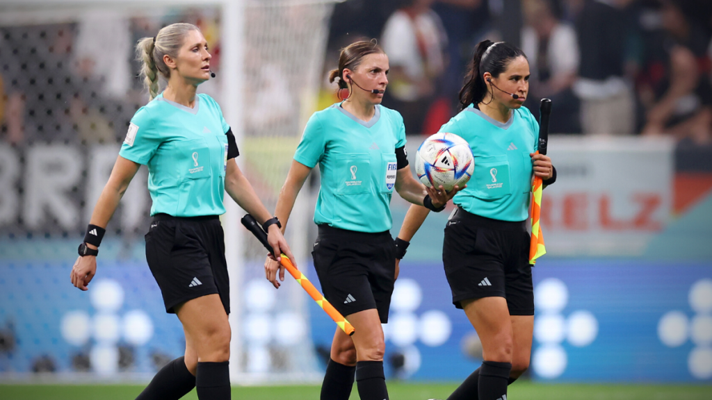 Arbitros mujeres fifa