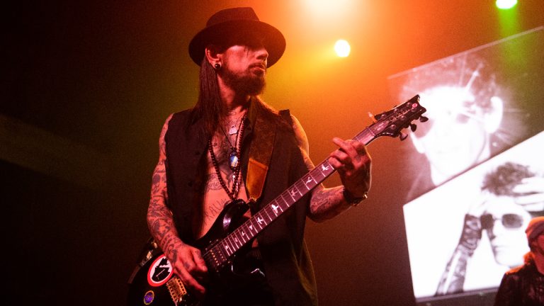 Dave Navarro GettyImages 1387345404 Web