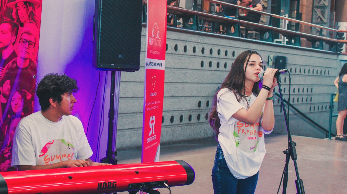 Campamento de verano para jóvenes Música, arte y danza — Futuro Chile