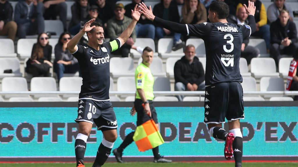 Compañero De Guillermo Maripán