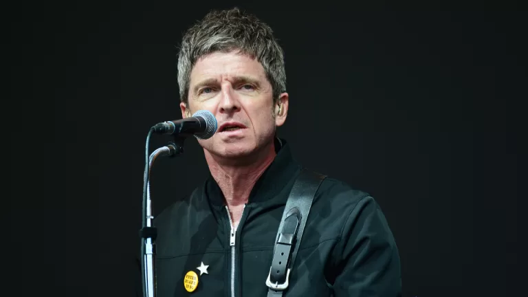 Noel Gallagher Guns N Roses Glastonbury