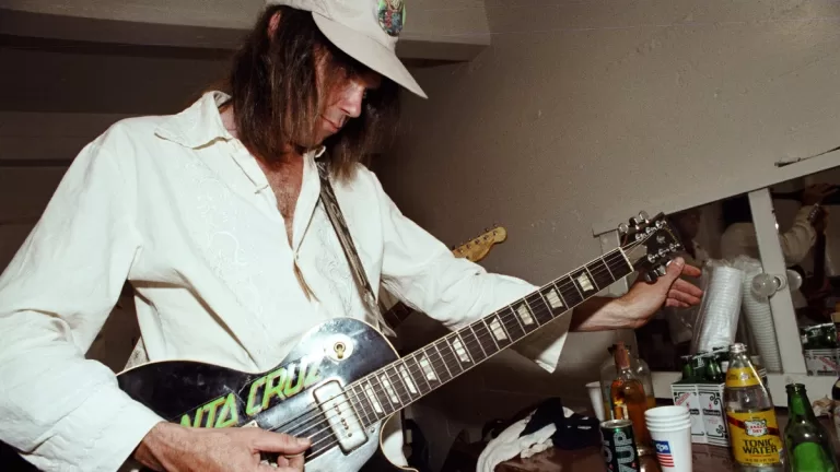 Neil Young 1977 Getty Web