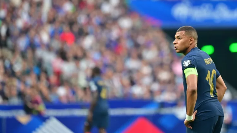 Kylian Mbappé (1)