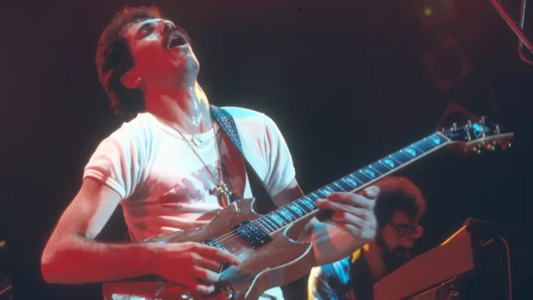 Carlos Santana 1975 Getty 02 Web