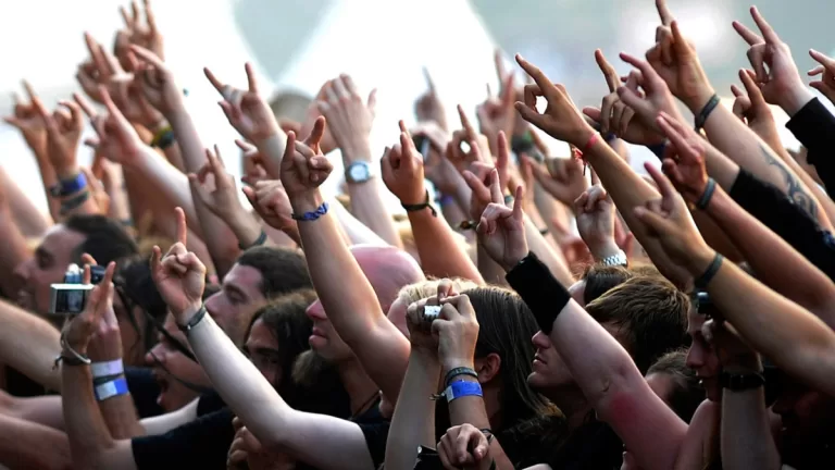 Metal Dia Mundial Del Rock Web